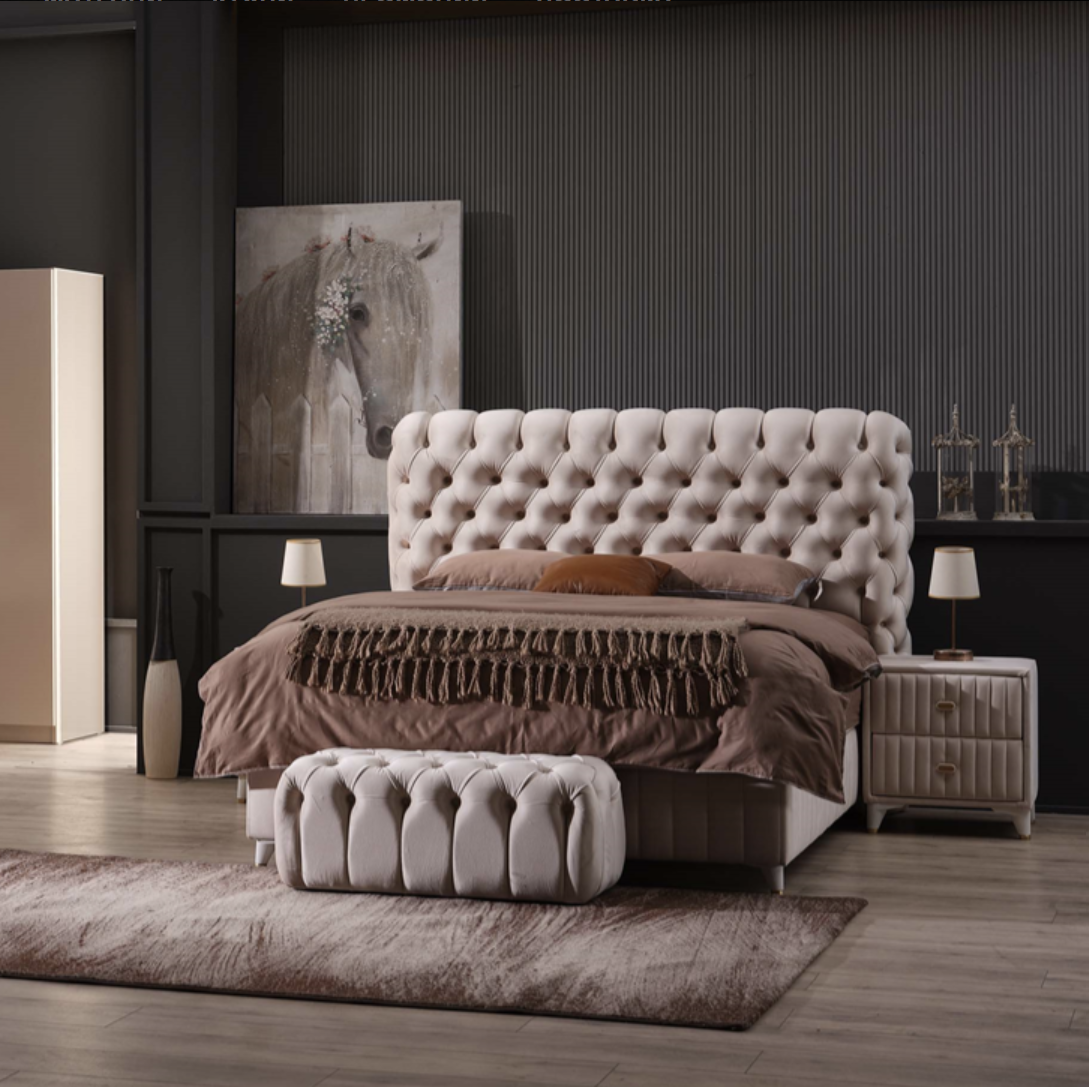 Тапицирано